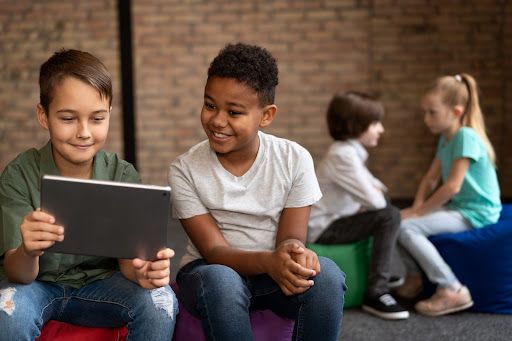 Melhore o Aprendizado Interativo: Descubra os Benefícios da Locação de Tablets na Educação