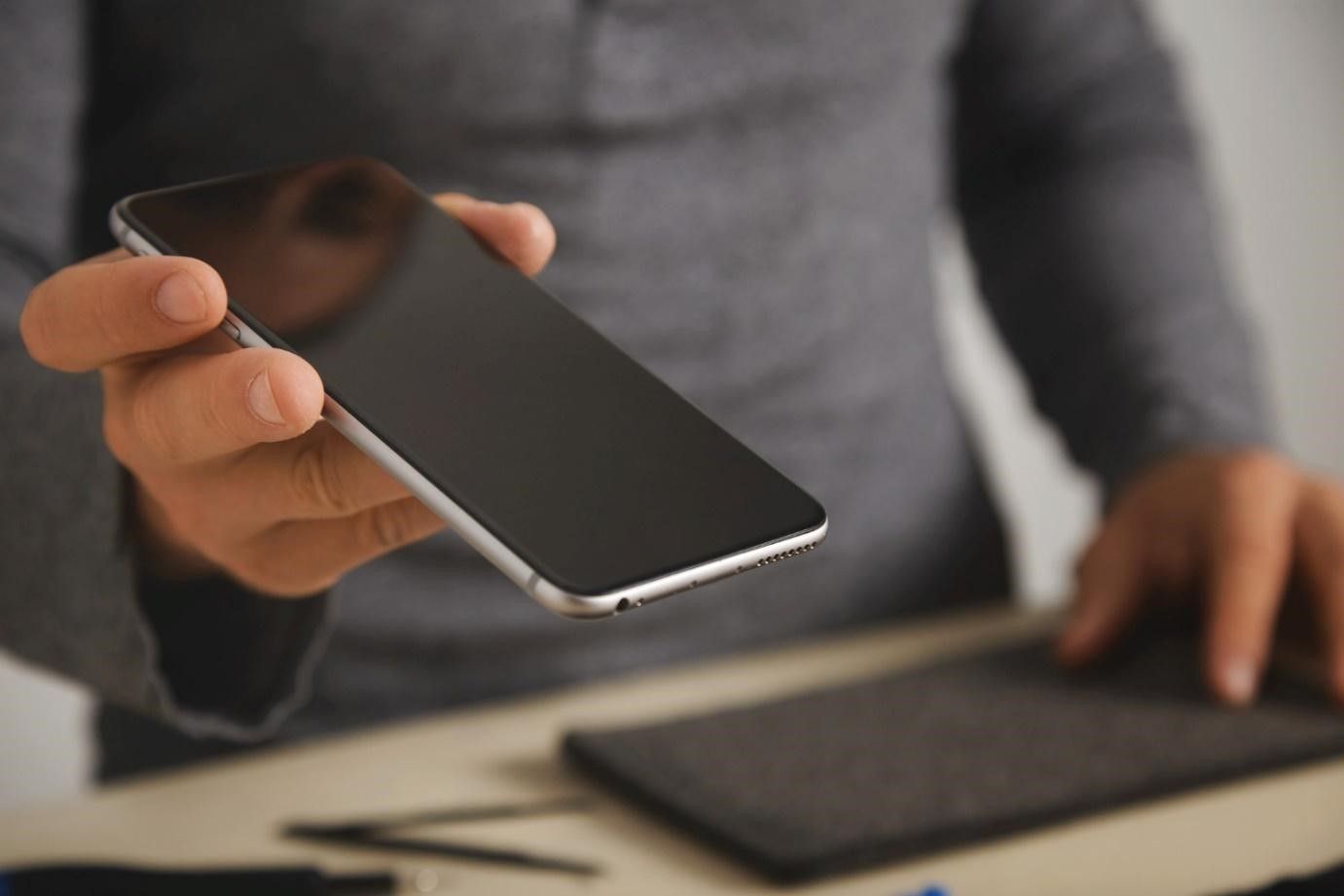 Qual a importância da atualização dos sistemas dos smartphones e como a Uniir pode te ajudar?
