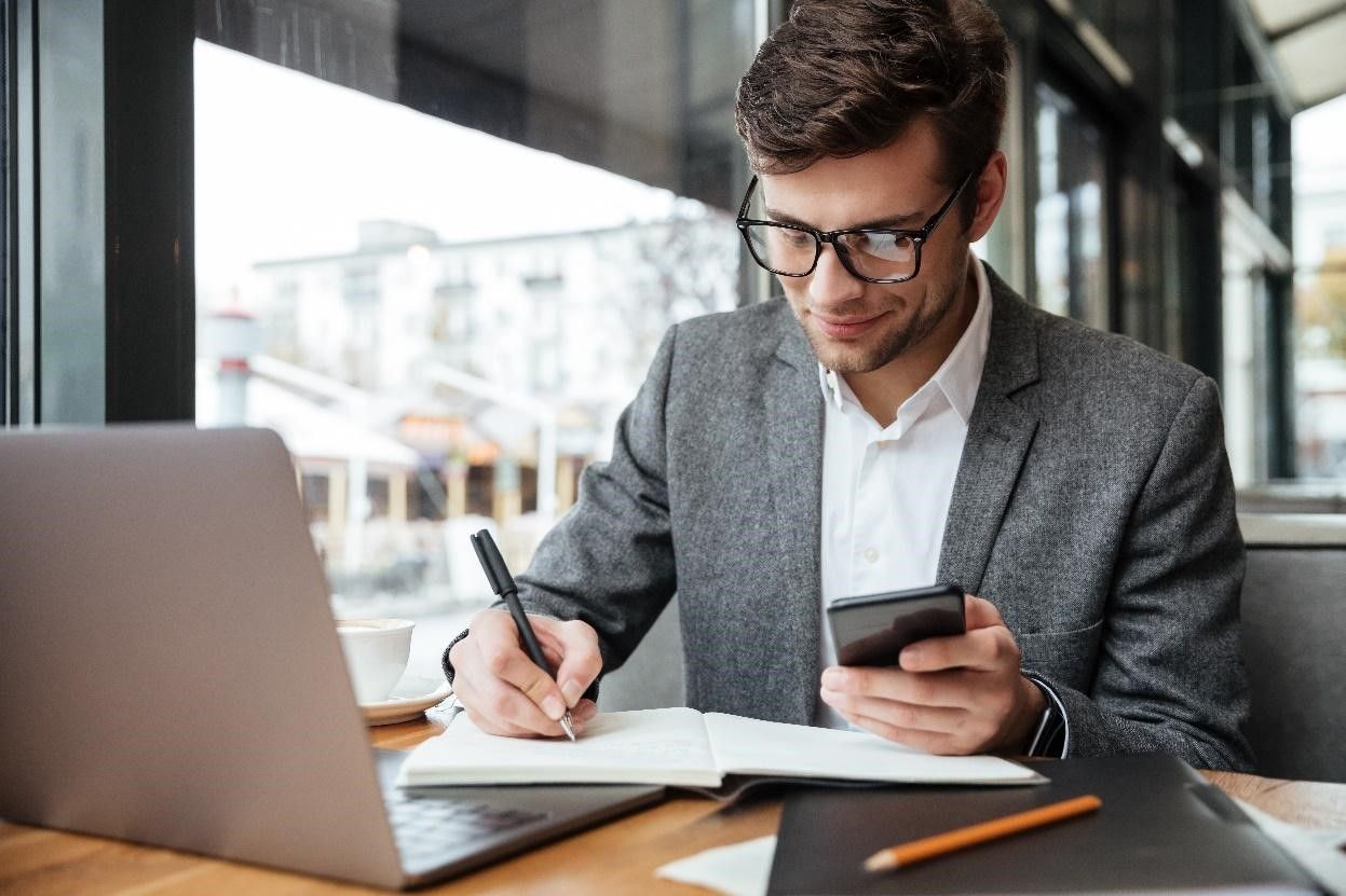 Como o aluguel de notebook ajuda a economizar no imposto de renda