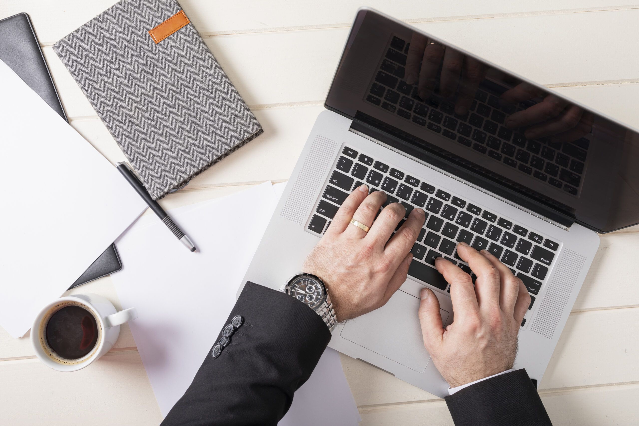 Como economizar com o ciclo de vida dos equipamentos de tecnologia em sua empresa?