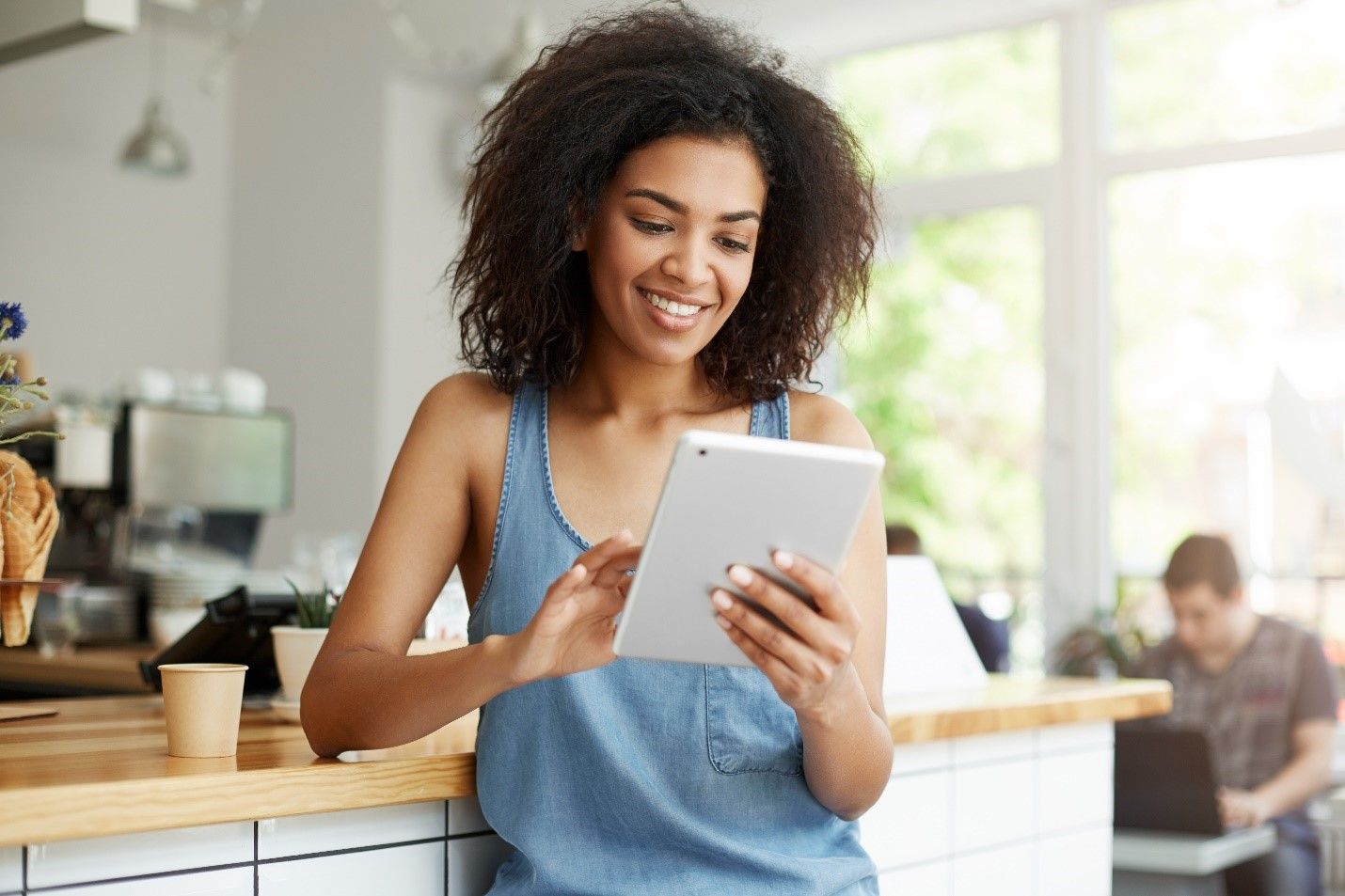 Tablets no varejo: aumente sua eficiência com o aluguel de tablets