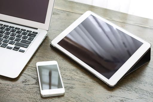 Inovação e eficiência na indústria: conheça o impacto da locação temporária e outsourcing de dispositivos