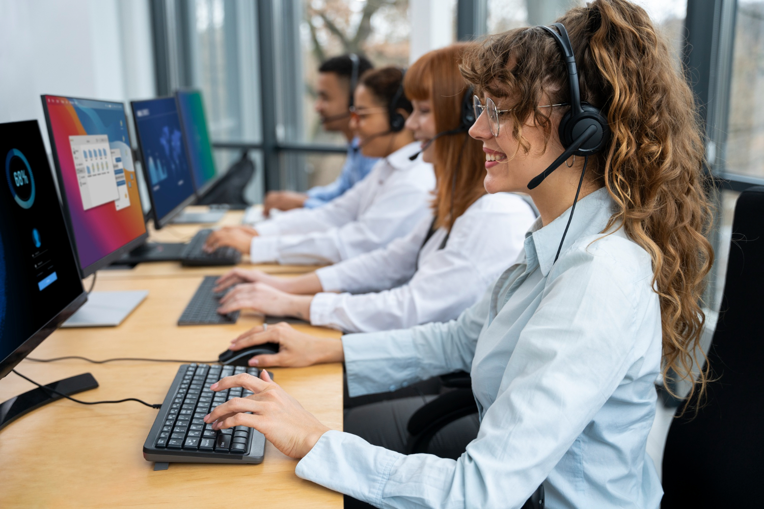 Conheça os tipos de telefonia empresarial para call center de cobrança