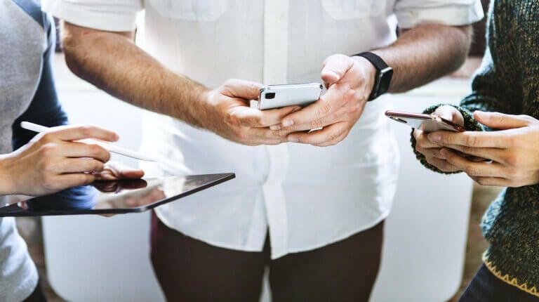 Startup: Cinco motivos para alugar celulares