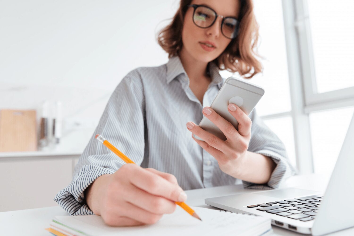 3 solu&ccedil;&otilde;es para manter a produtividade com aluguel de celular em SP