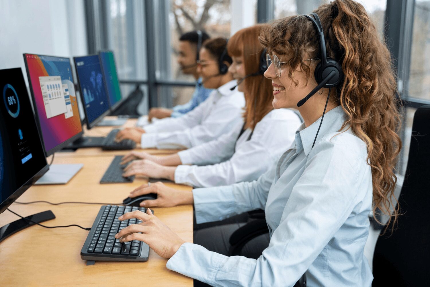 Conhe&ccedil;a os tipos de telefonia empresarial para call center de cobran&ccedil;a