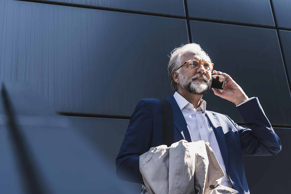 Quais são os 05 benefícios financeiros do aluguel de celular com linha telefônica para empresas de pequeno, médio e grande porte ?