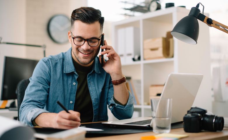 Como os Custos de Equipamentos de Tecnologia Afetam o Inventário e Como o Aluguel de Smartphones Pode Ajudar