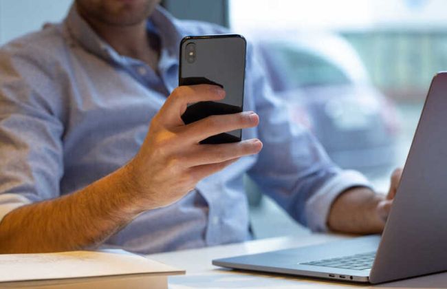 Aluguel de equipamentos para empresas: quando usar celular, notebook ou tablet?
