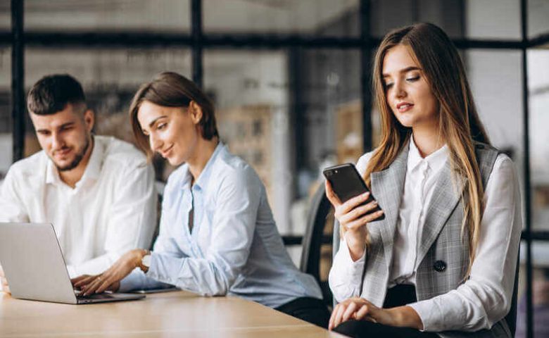comprar ou alugar celular para uso corporativo